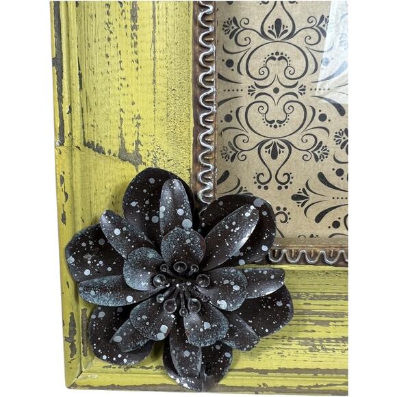 Pier 1 Imports Country Wood Yellow Frame Metal Flower Holds 5x7 Picture - Picture 2 of 4